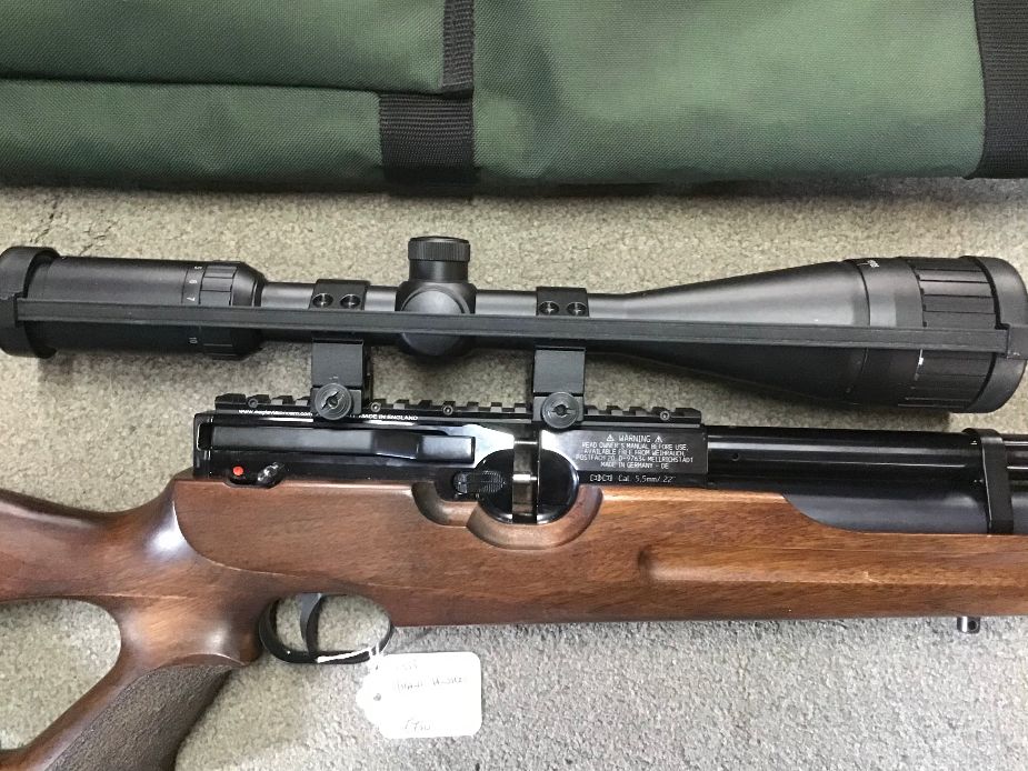 Second Hand Weihrauch HW100 KT Walnut .22 Cal